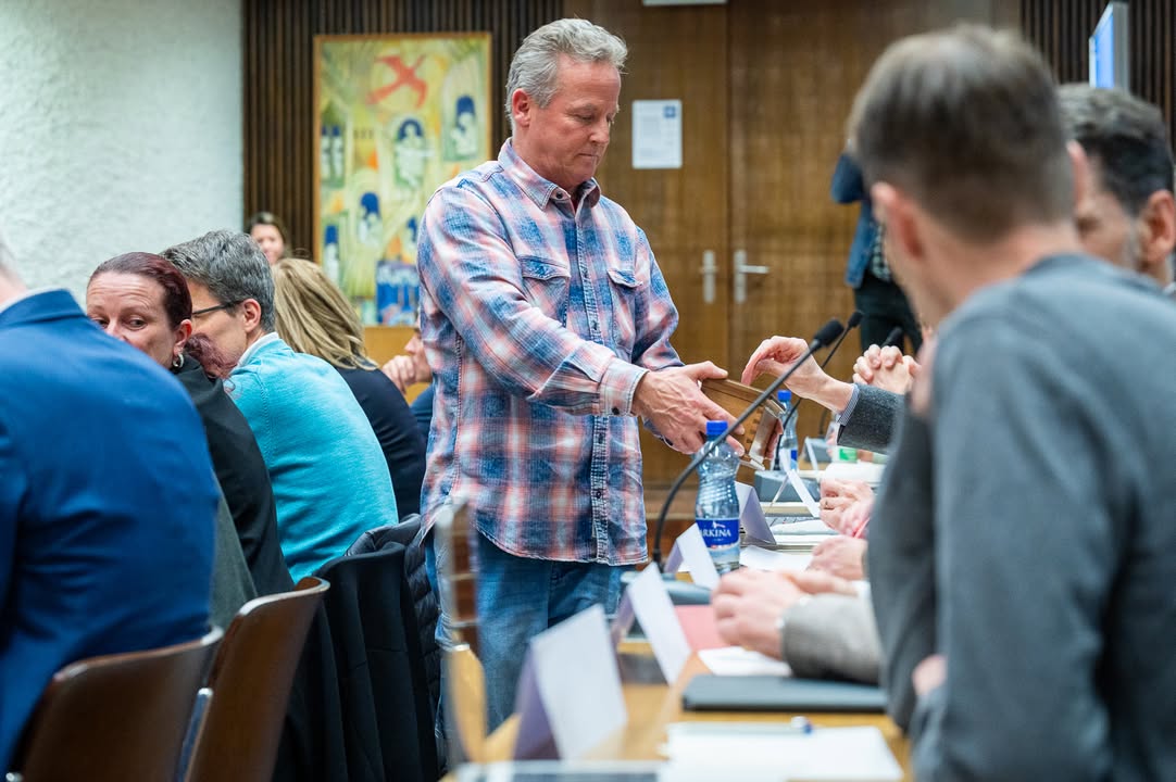 484785135_992665549712464_81571443979642