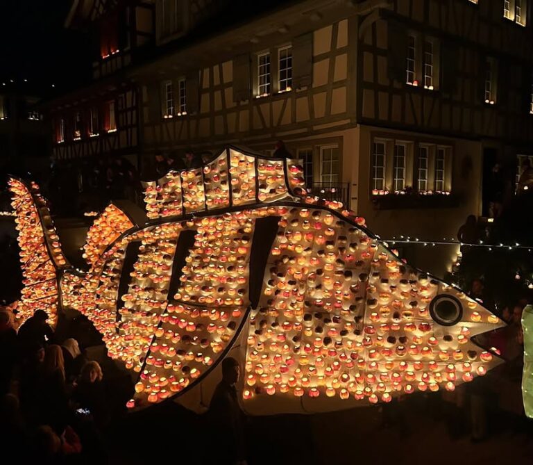 Genau hüt ime Monet isches so wiit! Am 8. November punkt 6i fangt …