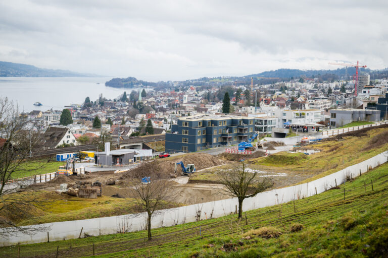 Wohnen über dem Zürichsee: Auf dem ungenutzten Tödi-Areal entst …