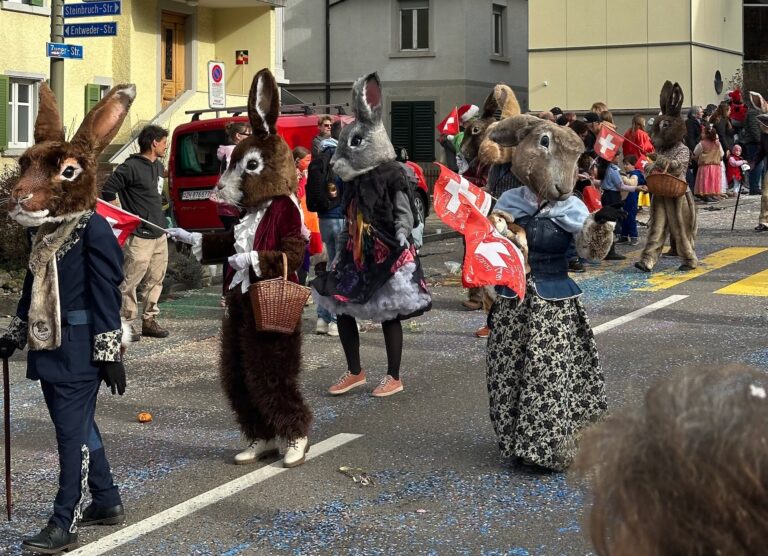 Bunte Vielfalt, Guggenklänge und Dorfzusammenhalt – der Fasnach …