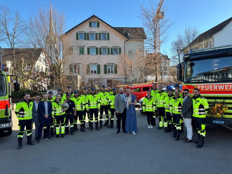 Zum 💞 Hochzeitsspalier wurde für Oblt Raphael Temperli und sei …