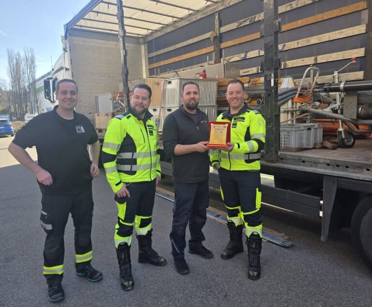 Das Kommando der Feuerwehr Thalwil/Oberrieden konnte ausgediente F …