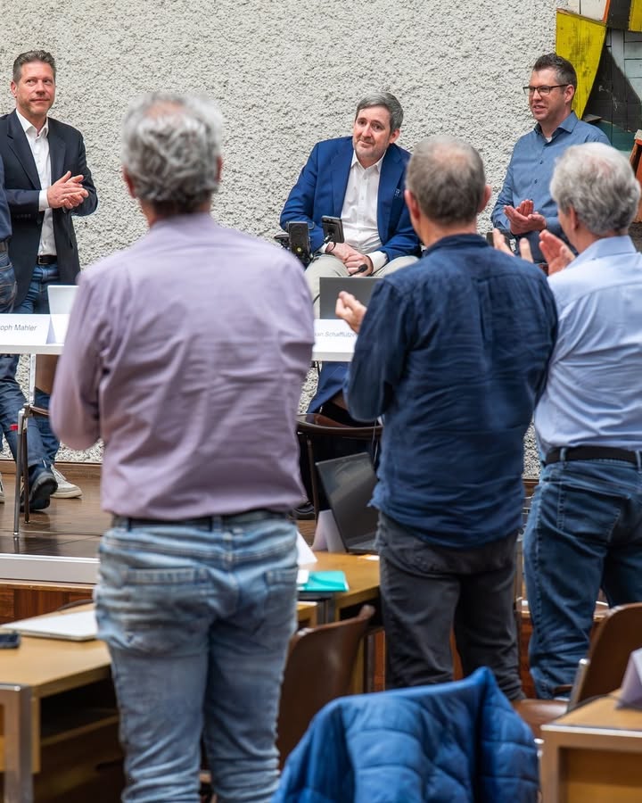 👋 Abschiede im Parlament 👋 
In Wädenswil neigt sich die  …