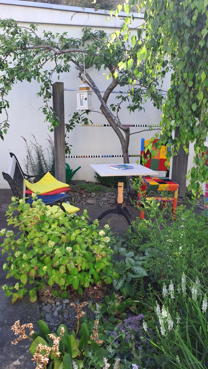 Die Vorleserin war parat … wo waren die Kinder? In der Badi …