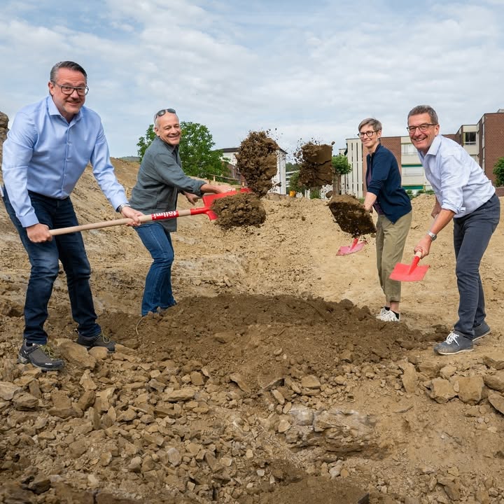 🏗️Grundsteinlegung für die Gartenhäuser auf dem MEWA-Areal …