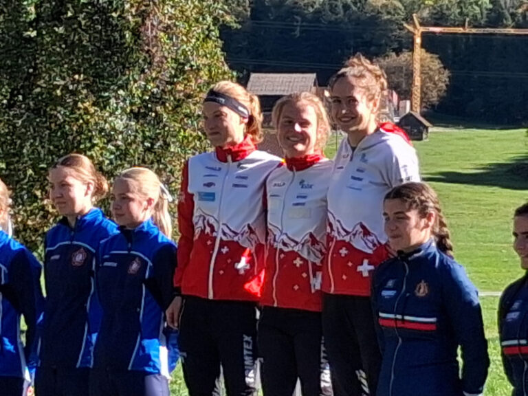 Schweizer Staffelteam mit Paula Gross, Lilly Graber und Simona Aebersold an der Militär-WM 2026